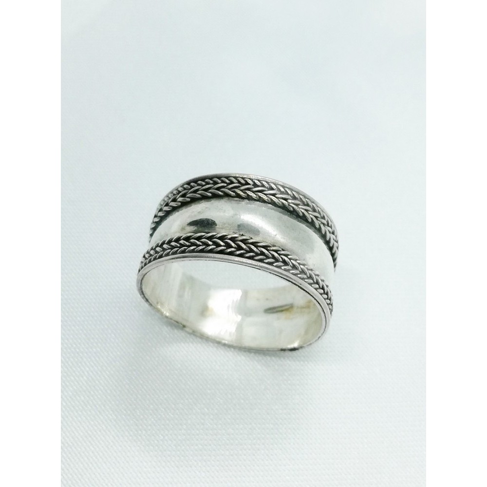 925 sterling Silver women's ring shiny in the middle Rings