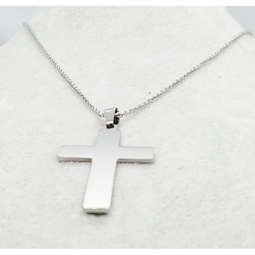 Chain with polished stainless steel cross
