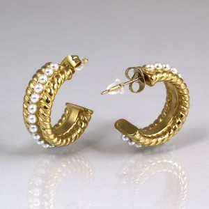 Gold stainless steel hoop earrings and pearls Gold stainless steel hoop earrings and pearls