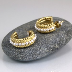 Gold stainless steel hoop earrings and pearls Gold stainless steel hoop earrings and pearls