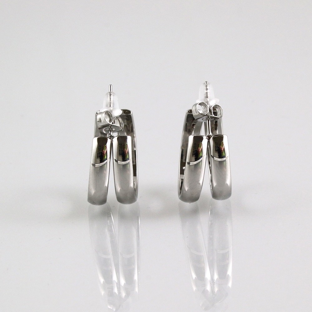 Small double hoop earrings in silver stainless steel Small double hoop earrings in silver stainless steel