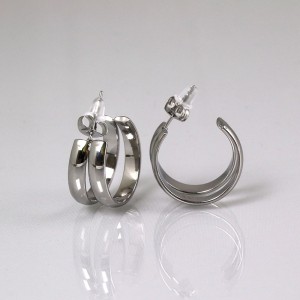 Small double hoop earrings in silver stainless steel Small double hoop earrings in silver stainless steel