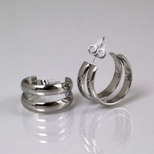 Small double hoop earrings in silver stainless steel Small double hoop earrings in silver stainless steel