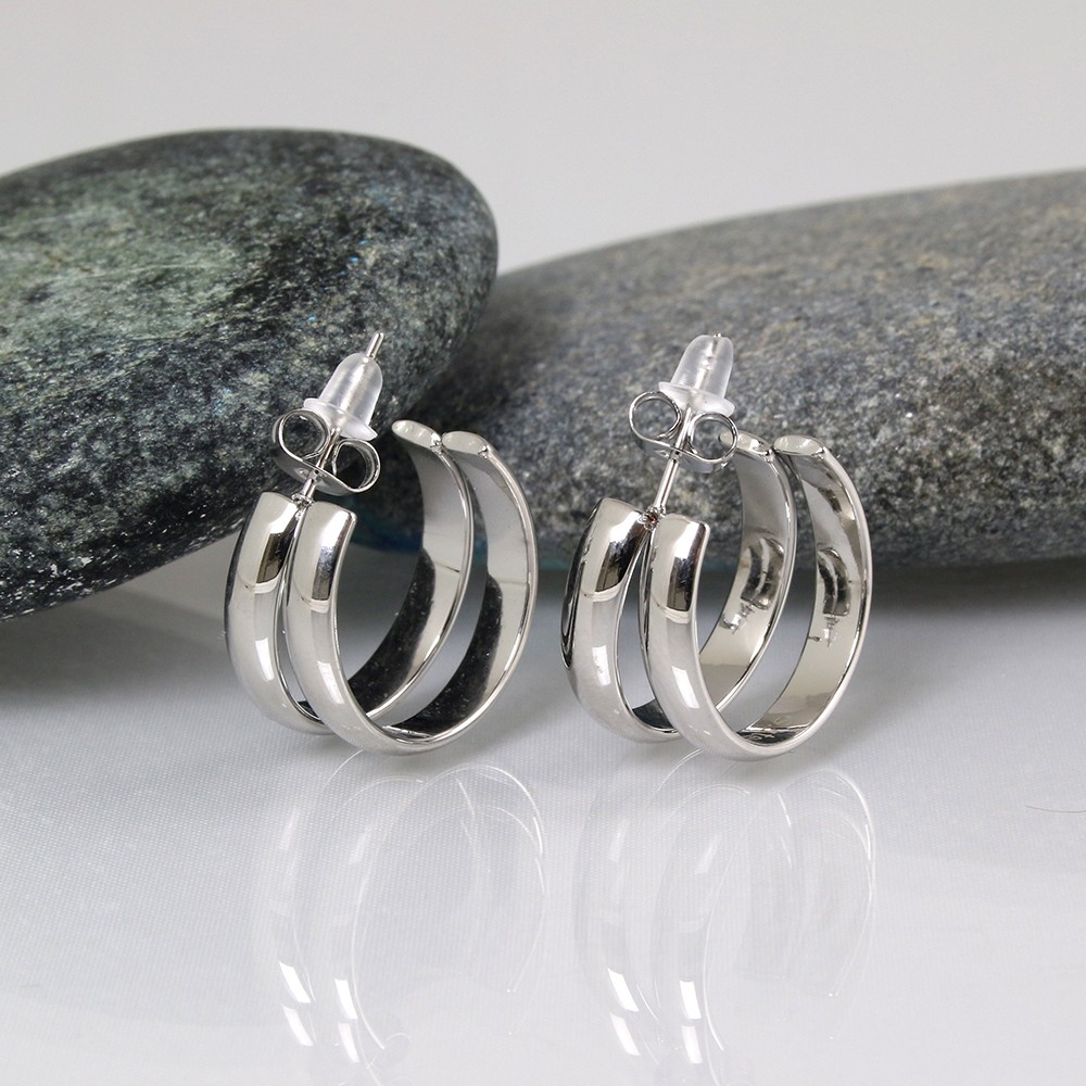 Small double hoop earrings in silver stainless steel Small double hoop earrings in silver stainless steel